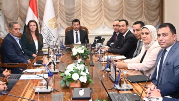 وزير الشباب والرياضة يبحث تعزيز سبل التعاون المشترك مع رابطة الدوري الإسباني "لاليغا"