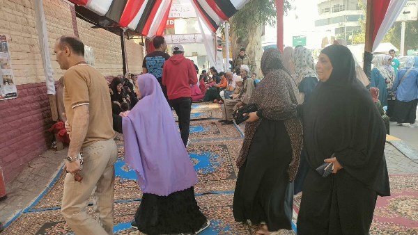 حضور كثيف لكبار السن في لجان انتخابات النواب