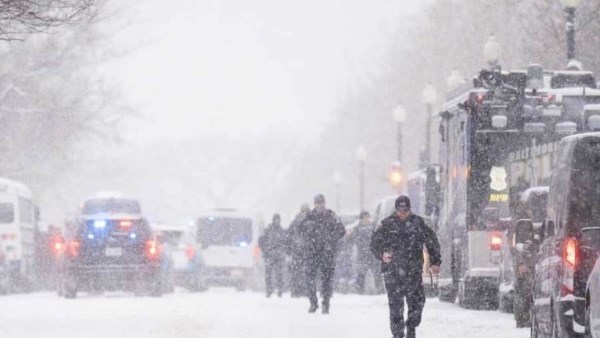 طقس قاسٍ يهدد بتعطيل السفر في الولايات المتحدة خلال أسبوع عيد الشكر