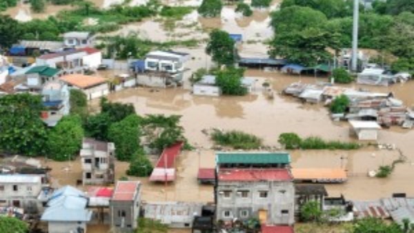 ارتفاع حصيلة ضحايا الفيضانات العارمة في جنوب تايلاند إلى 33 قتيلا