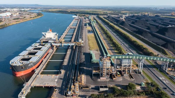 ميناء نيوكاسل الأسترالي