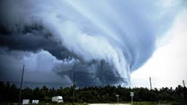 مصرع وفقدان 4 أشخاص في فيتنام جراء العاصفة الإستوائية "كوتو"