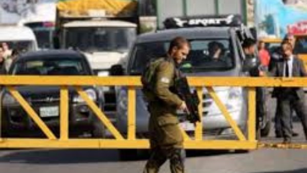 الاحتلال الإسرائيلي يغلق بوابة عطارة وينصب حاجزا قرب النبي صالح شمال رام الله