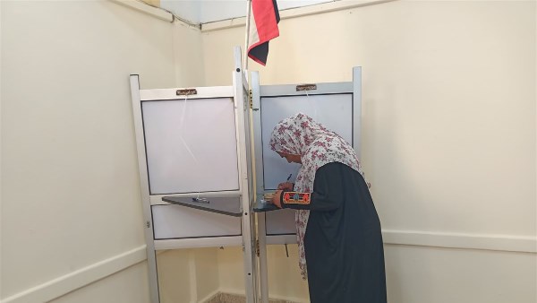 استئناف عملية التصويت