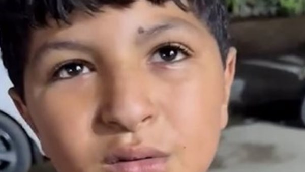 تسليم "طفل العسلية" إلى أسرته بعد انتهاء فترة الإيداع بدار الرعاية| تفاصيل 