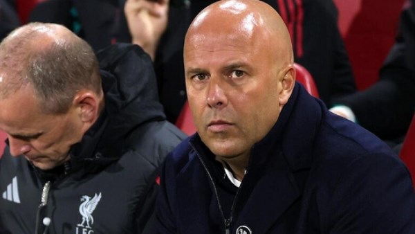 مستقبل سلوت على المحك.. ليفربول يعاني في الدوري الإنجليزي| إيه الحكاية؟