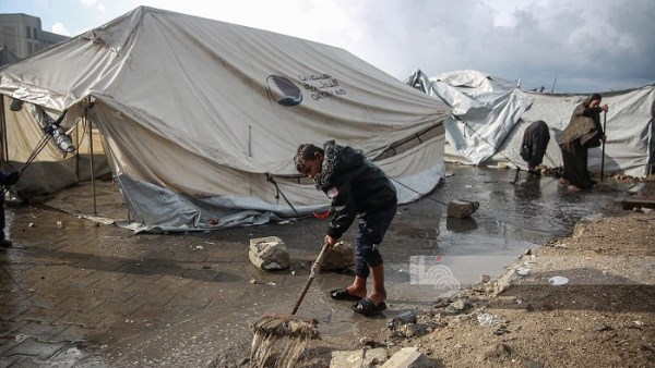 الأمطار تغرق خيام غزة