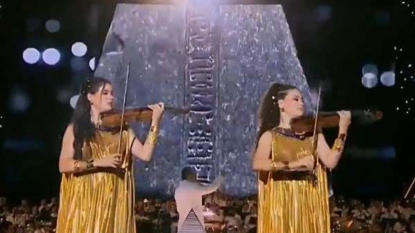 حفيدتا الفنان عبد الرحمن أبو زهرة 