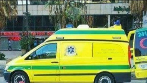 كسور وكدمات.. إصابة شخص اصطدمت به سيارة بطريق السويس الصحراوى