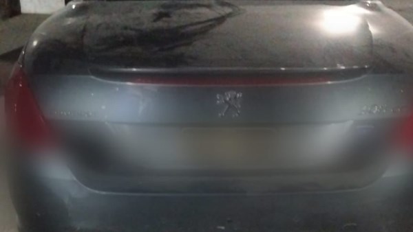 لوحات معدنية مخالفة.. القبض على مالك سيارة بالإسكندرية