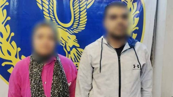 القبض على رجل وسيدة يوزعان مبالغ مالية على الناخبين بالسلام