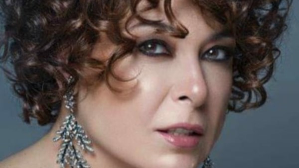 الفنانة أنوشكا 