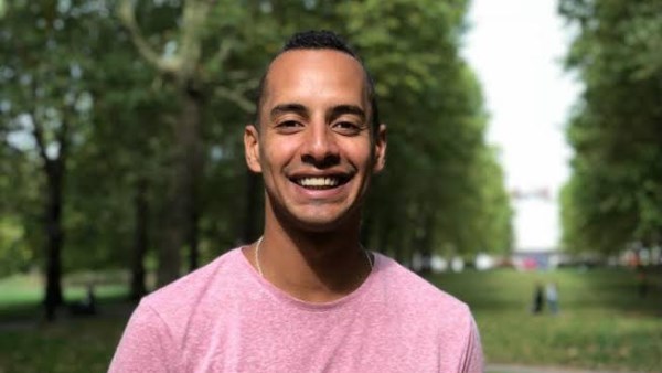 الفنان عمر وهبة 