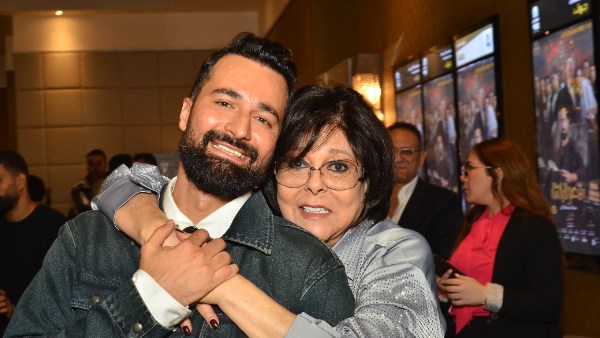 إسعاد يونس تحتفل مع أحمد حاتم بفيلم قصر الباشا 