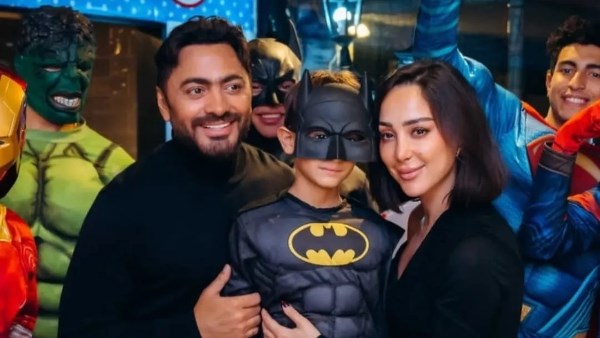 تامر حسني يحتفل بعيد ميلاد ابنه آدم  