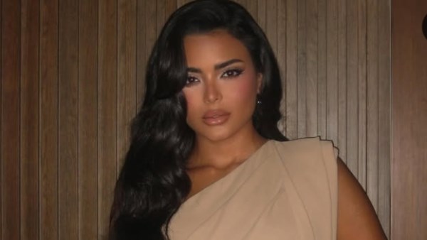 الفنانة أسماء جلال 