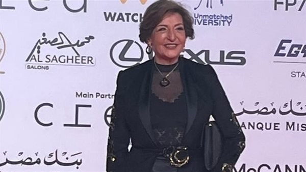 الفنانة ليلى عز العرب 