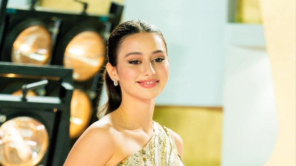 الفنانة لينا صوفيا 