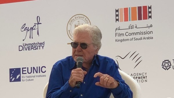 النجم حسين فهمي 