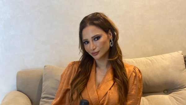 الفنانة غادة طلعت 