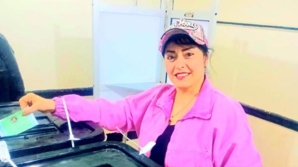 الفنانة هند عاكف 