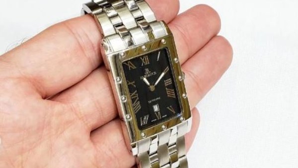 "بلومبيرج": خفض الرسوم الجمركية يمنح صناعة الساعات السويسرية دفعة قوية نحو استعادة بريقها العالمي