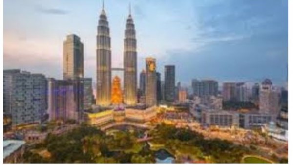 ماليزيا تقترب من تحقيق الحد الأعلى للنمو في 2025 بدعم من الطلب المحلي واستقرار السوق