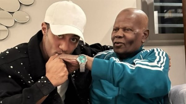 بدرية طلبة تنعي محمد رمضان في وفاة والده