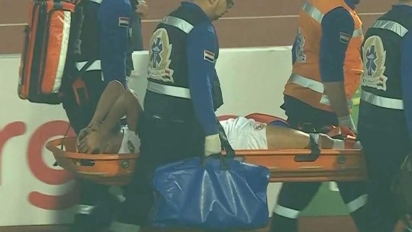 العين فلقت الحجر.. تعليق مثير من الدردير بعد إصابة دونجا في مباراة زيسكو العين فلقت الحجر.. تعليق مثير من الدردير بعد إصابة دونجا في مباراة زيسكو