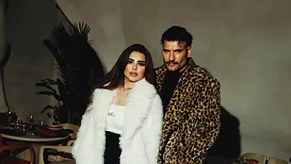 مسلم يحتفل بعودته لزوجته يارا بجلسة تصوير