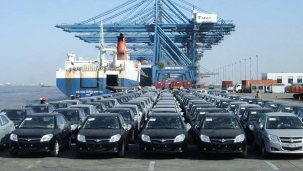 سوق السيارات 