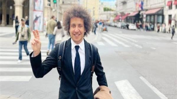 براءة أحمد عبد القادر “ميدو” في بريطانيا بعد تصديه لمحاولة اقتحام السفارة المصرية