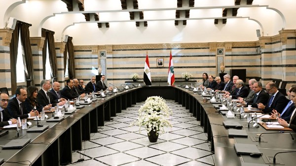 مباحثات موسعة 