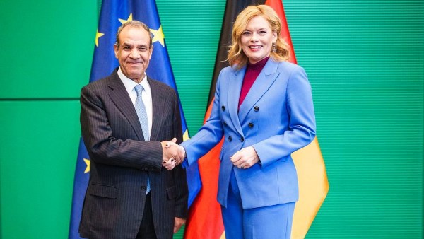 وزير الخارجية مع رئيسة البرلمان الألماني 