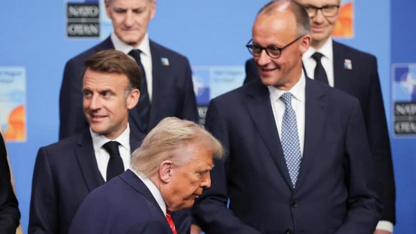 ترامب وميرز وماكرون 