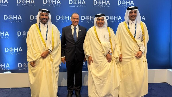 وزير الخارجية يلتقي وزراء المالية والتجارة والصناعة والمواصلات في دولة قطر