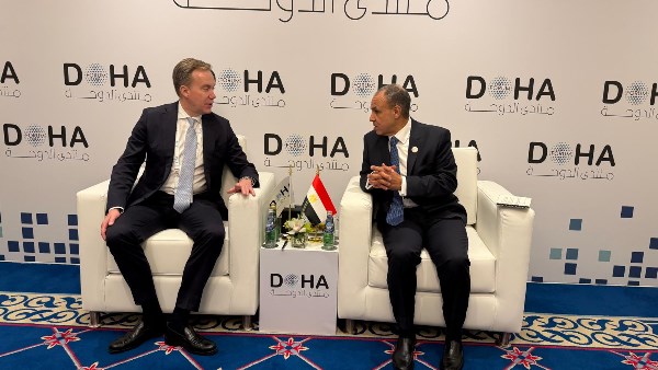 وزير الخارجية مع بورج برانديه