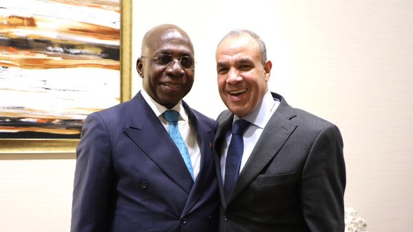 وزير الخارجية ونظيره الأنجولي