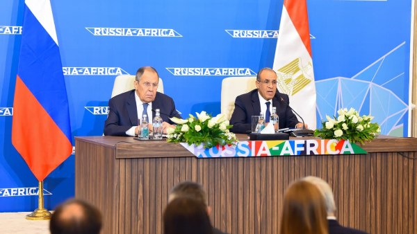 وزير الخارجية ونظيره الروسي 