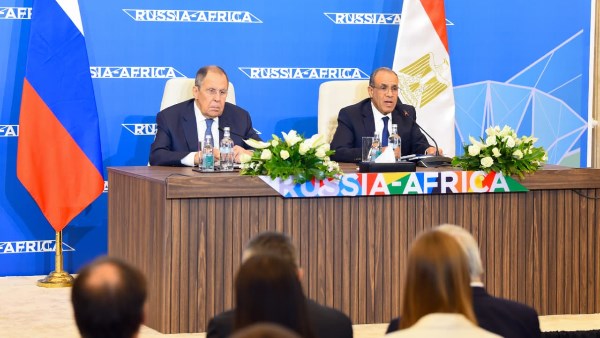 وزير الخارجية و نظيره الروسي 