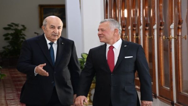 ملك الأردن  والرئيس الجزائري يبحثان سبل توطيد التعاون