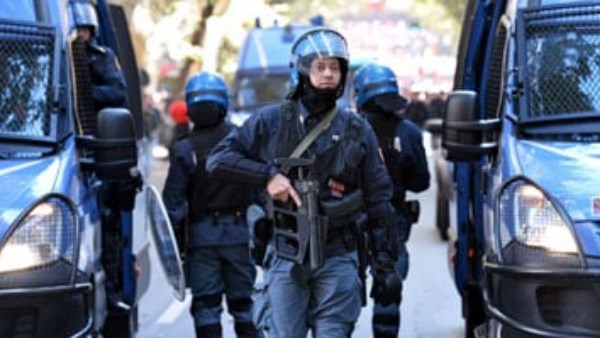 لشرطة الإيطالية 