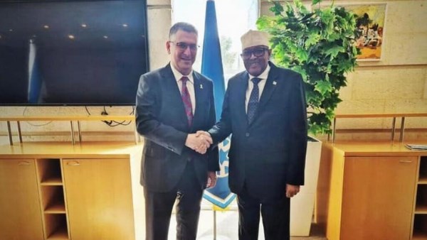 عبد الرحمن محمد عبد الله و وزير الخارجية الإسرائيلي 