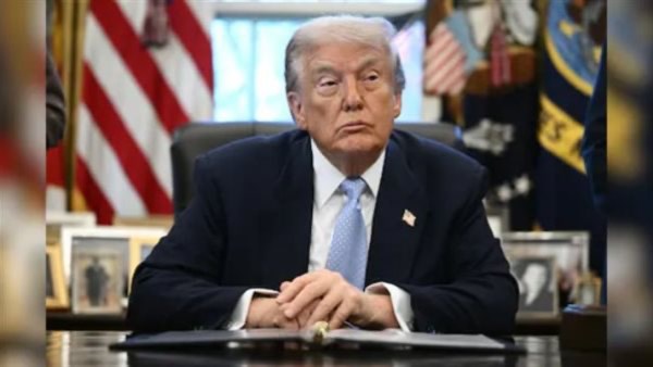 منع شامل لطالبي الهجرة من 19 دولة… ترامب يلغي غرين كارد ويُوقف التجنيس