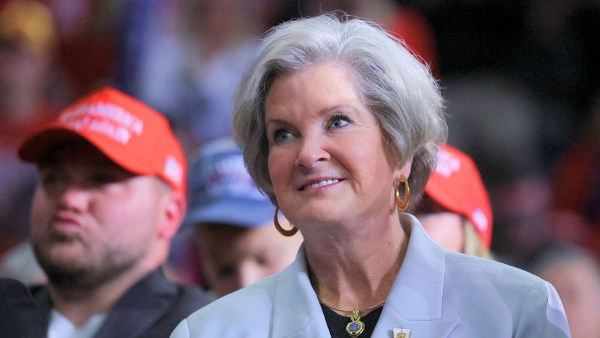 "المرأة الجليدية" تكسر الصمت: سوزي وايلز تنتقد الجميع.. والجميع يشكرها!