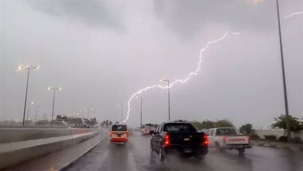 الرياض تستعد لمواجهة تقلبات جوية حادة