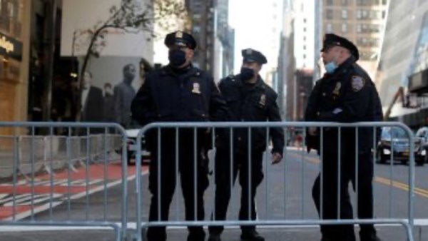 استنفار أمني في واشنطن: الشرطة تحقق في حادث إطلاق نار بقلب العاصمة