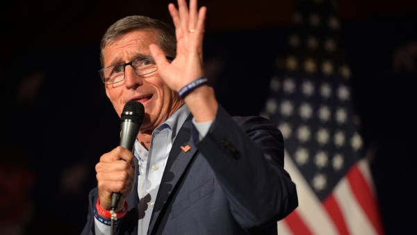 مايكل فلين يكشف 