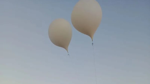 "سماء ملغومة بالسموم": كيف تحولت البالونات إلى سلاح جديد في حرب المخدرات الإقليمية؟