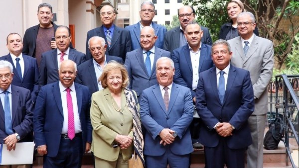 رئيس الهيئة الوطنية للصحافة مع الكاتبة الكبيرة سناء البيسي